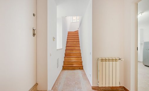 House in Santo Antonio, Lisbon, Portugal 1