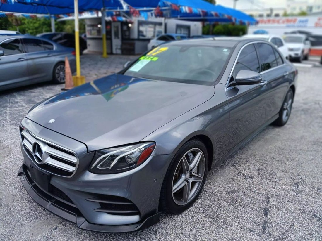 Sedan in Pompano Beach, FL, United States 1 - 15836245