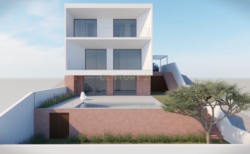 Land in Vialonga, Lisbon, Portugal 1
