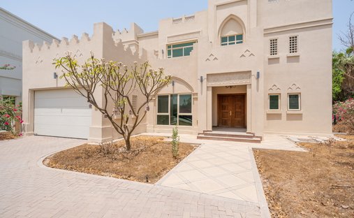 Villa in Jumeirah Islands / Juzur Jumeirah, Dubai, United Arab Emirates 1