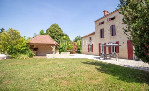 Castle for Sale in Monségur, Nouvelle-Aquitaine, France