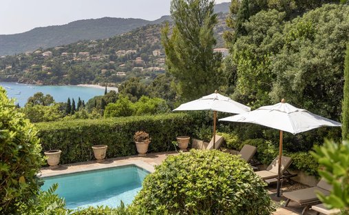 Villa in Rayol-Canadel-sur-Mer, Provence-Alpes-Côte d'Azur, France 1