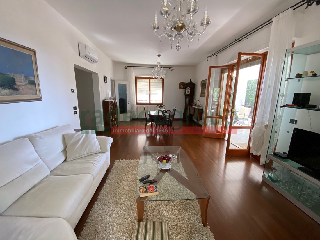 Villa in Historic Center, Livorno, Tuscany 3 - 15870053
