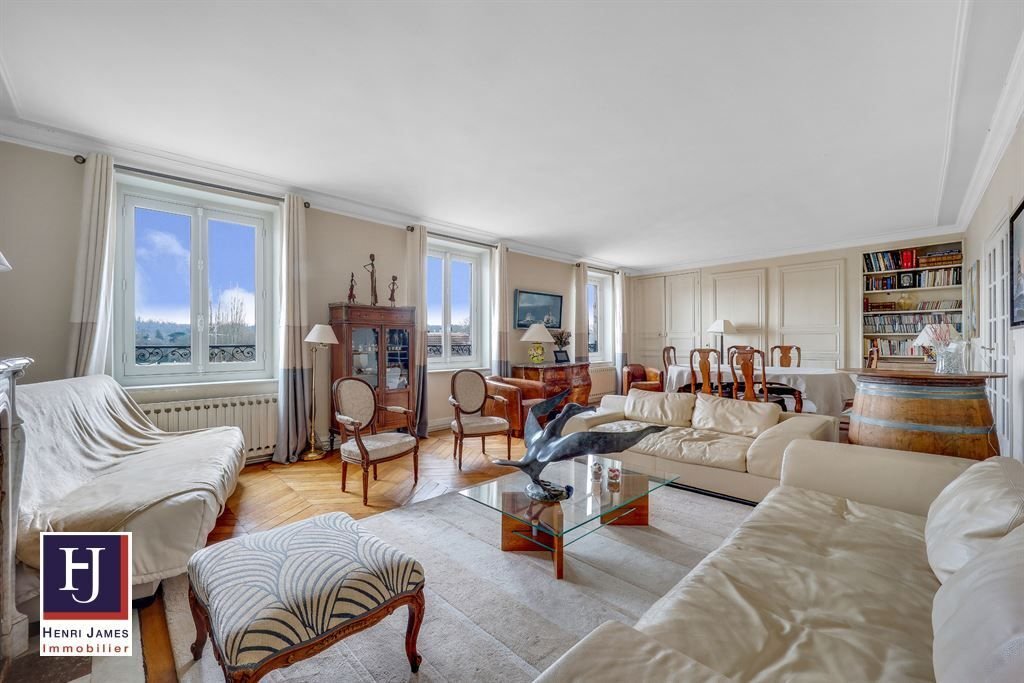 Apartment in Domaine National du Château, Versailles, France 2 - 15869148