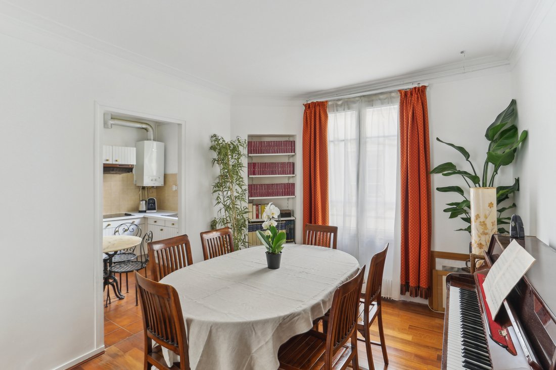 Apartment in Palais Royal, Paris 1er Arrondissement, Paris 5 - 15869137