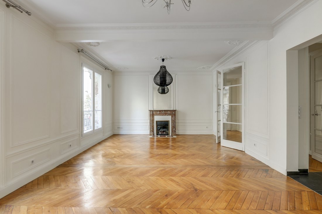 Apartment in Palais Royal, Paris 1er Arrondissement, Paris 4 - 15869767