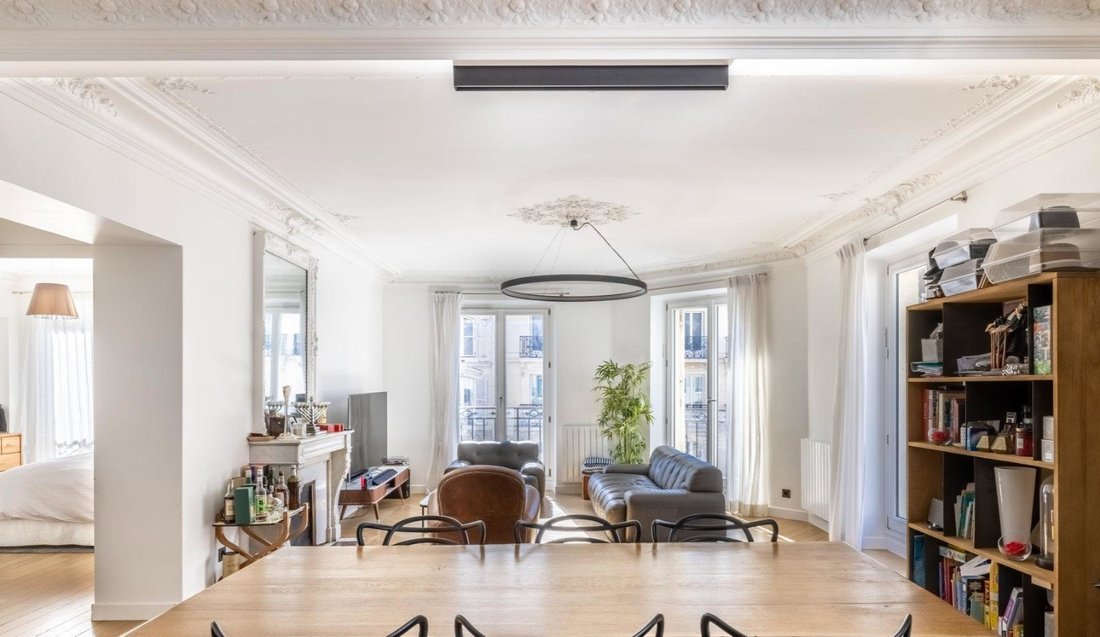 Apartment in Palais Royal, Paris 1er Arrondissement, Paris 4 - 15870149