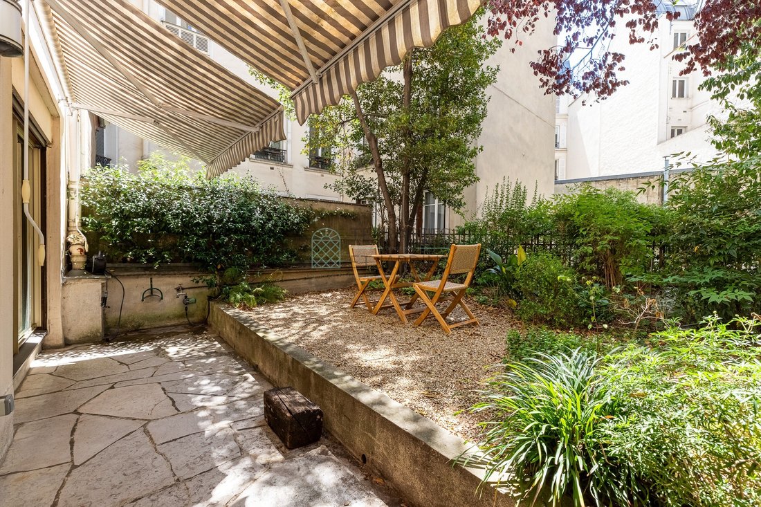 Apartment in Palais Royal, Paris 1er Arrondissement, Paris 5 - 15869687