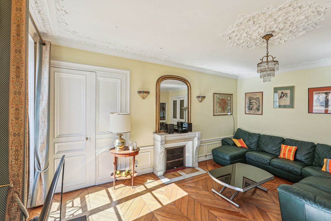 Apartment in Grange Aux Belles-Terrage, Paris 10e Arrondissement, Paris 2 - 15869561