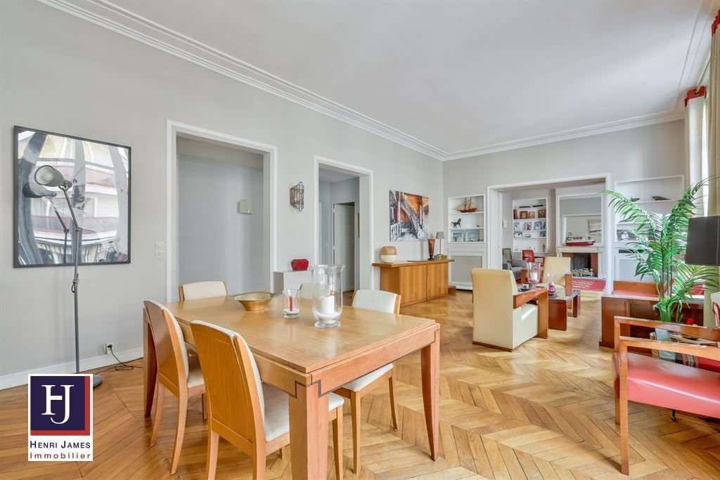 Apartment in Saint Gervais, Paris 4e Arrondissement, Paris 2 - 15868953