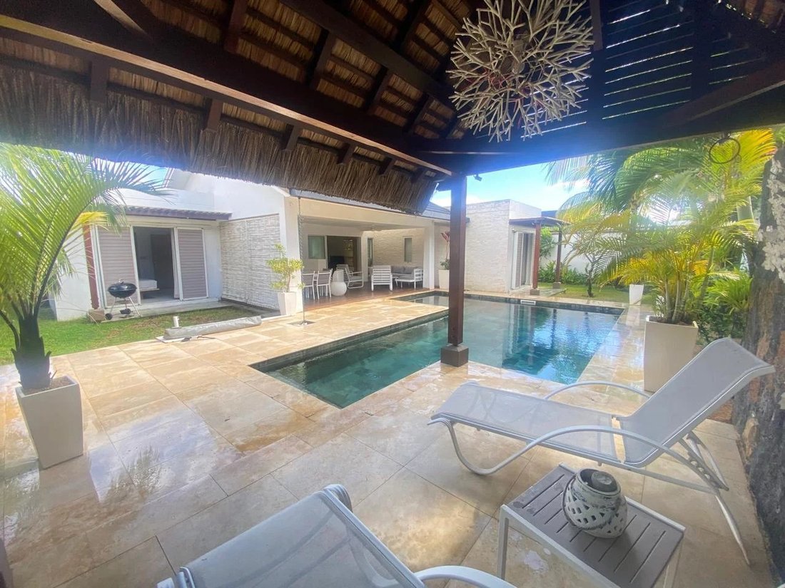 Villa in Grand Baie, Rivière du Rempart District, Mauritius 2 - 15869970