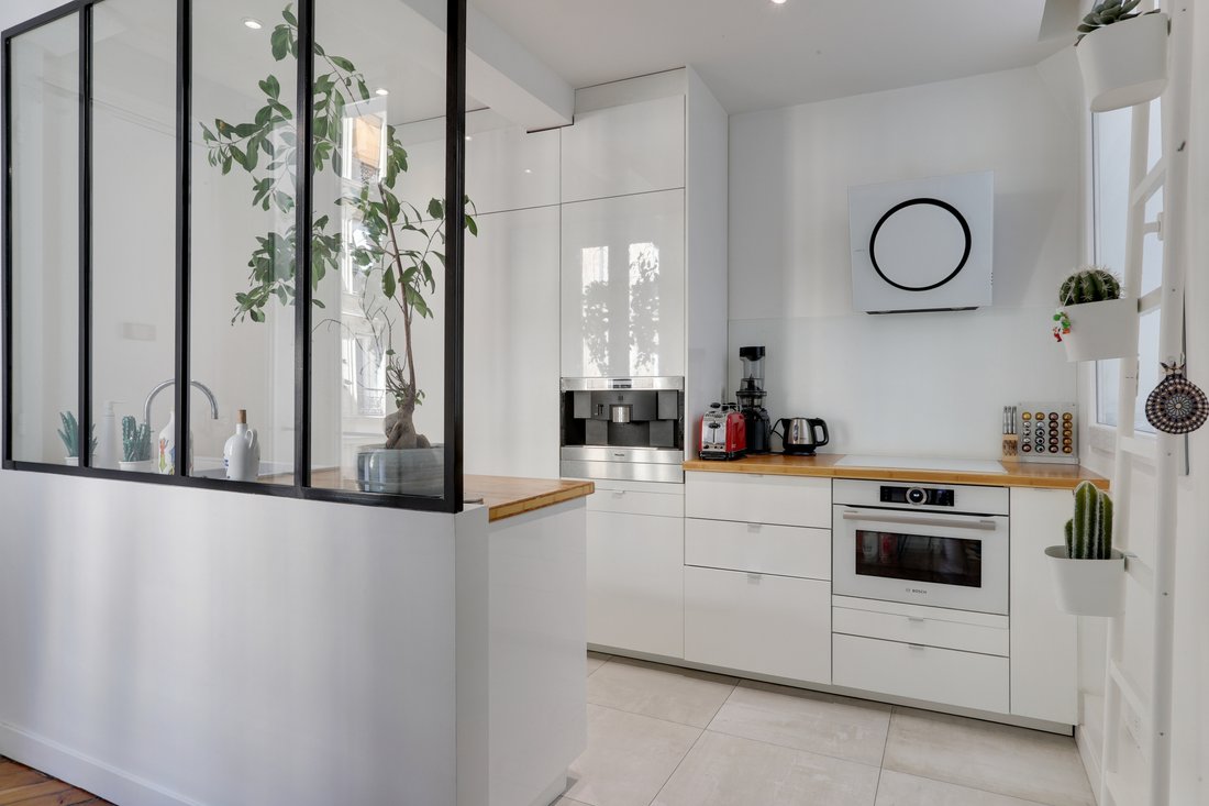 Apartment in Palais Royal, Paris 1er Arrondissement, Paris 4 - 15870372