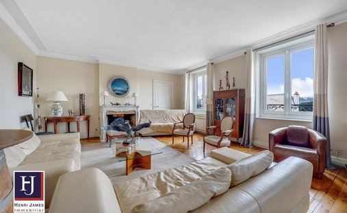 Apartment in Domaine National du Château, Versailles, France 1