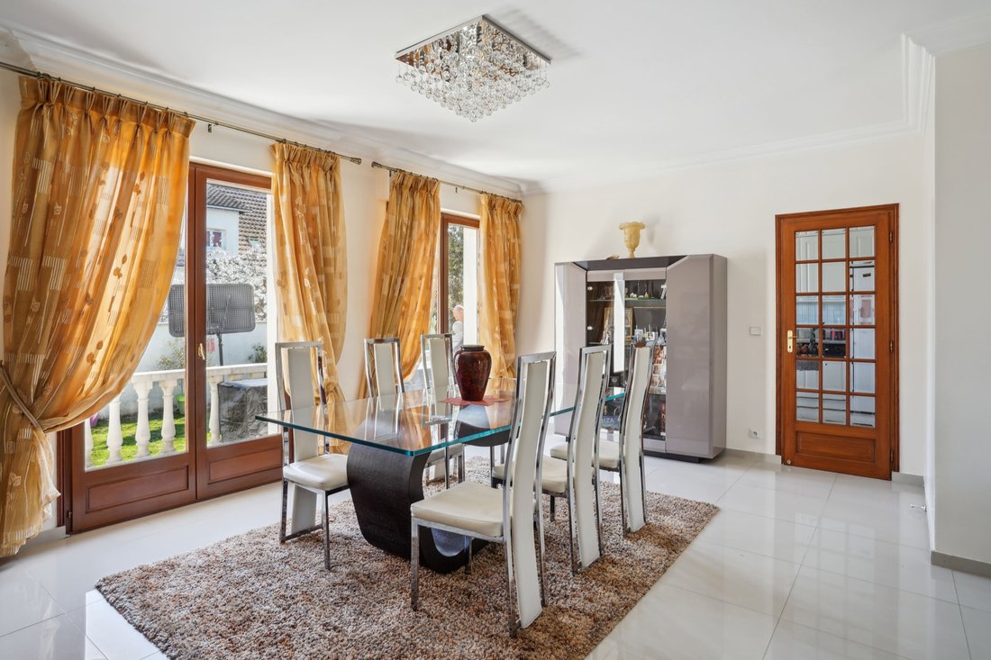 House in Ormesson-sur-Marne, Ile-de-France, France 2 - 15869931