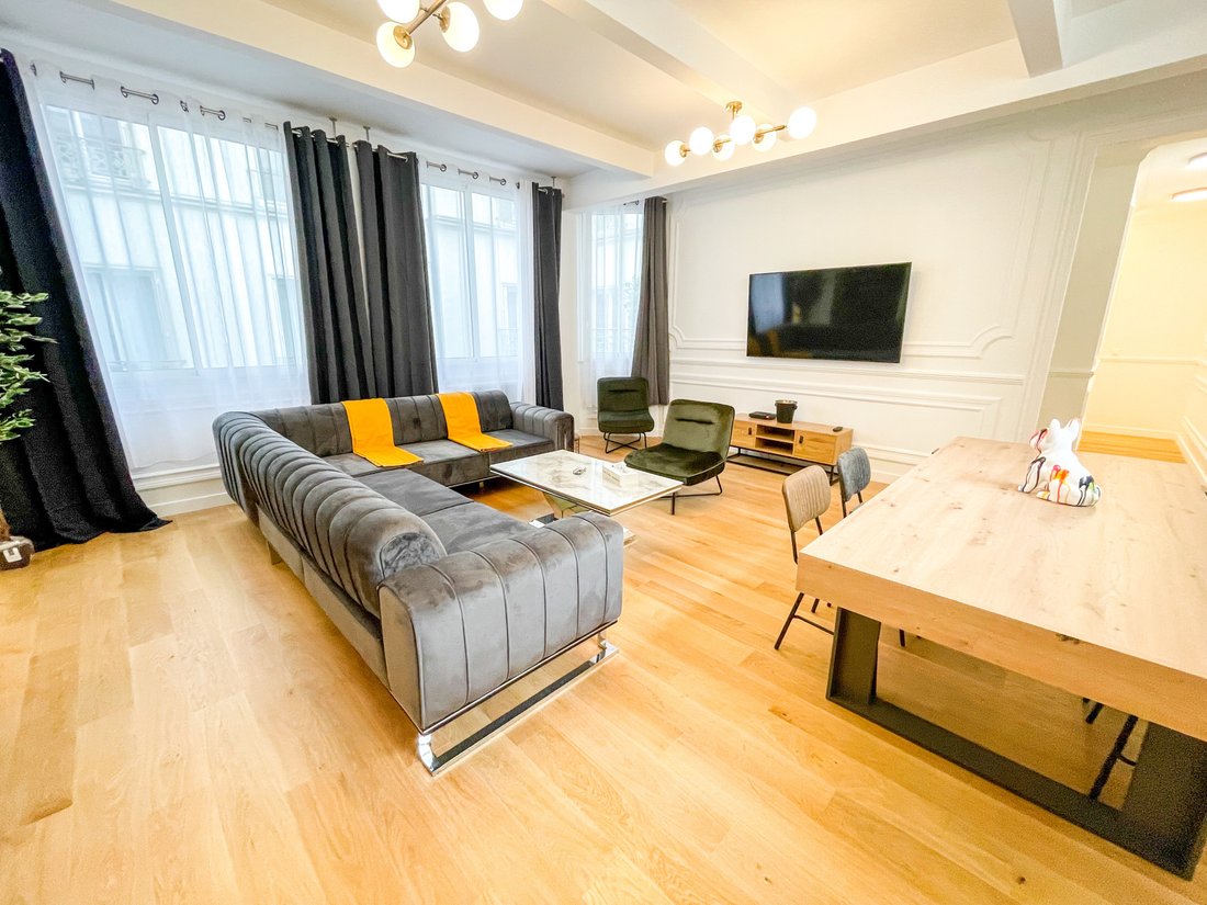 Apartment in Palais Royal, Paris 1er Arrondissement, Paris 4 - 15869929