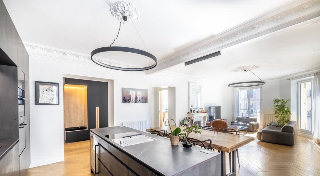 Apartment in Palais Royal, Paris 1er Arrondissement, Paris 1 - 15870149