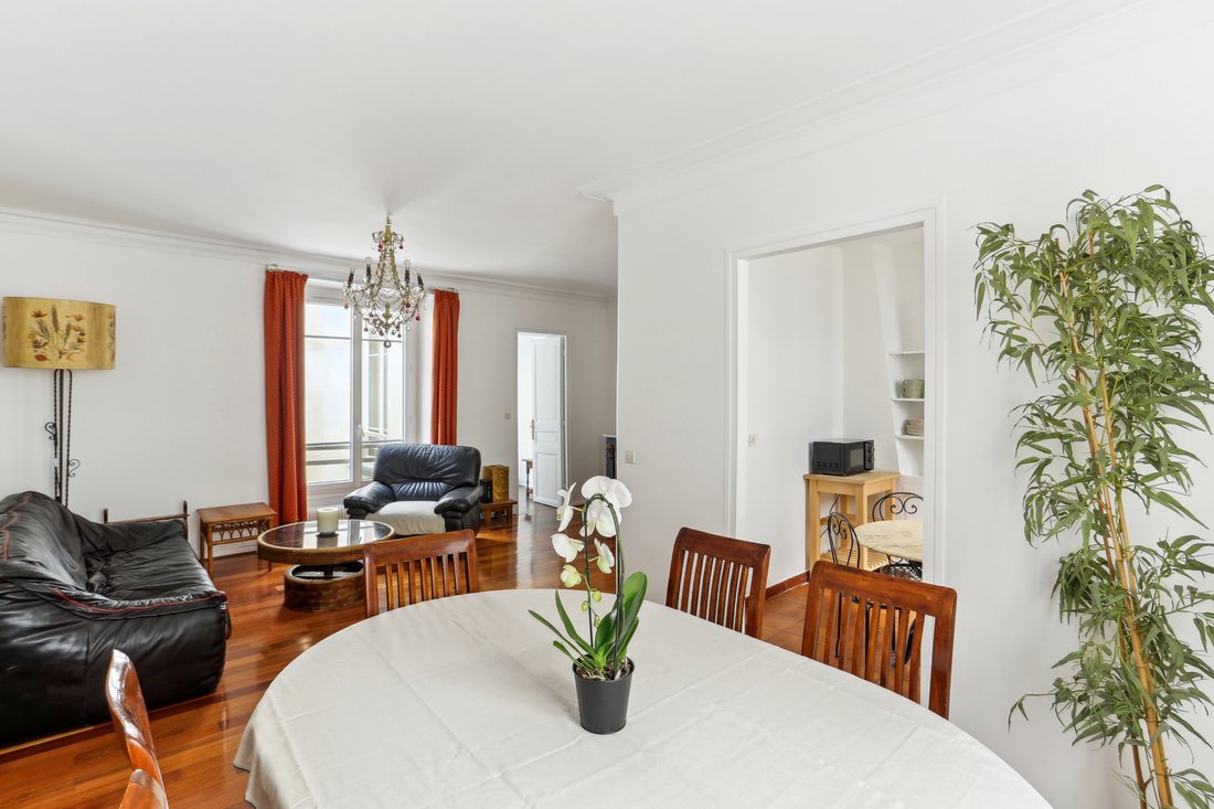 Apartment in Palais Royal, Paris 1er Arrondissement, Paris 1 - 15869137