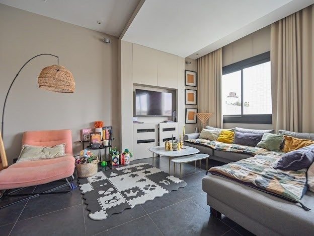 Apartment in Hôtel de Ville-Planchette, Levallois-Perret, France 2 - 15869712