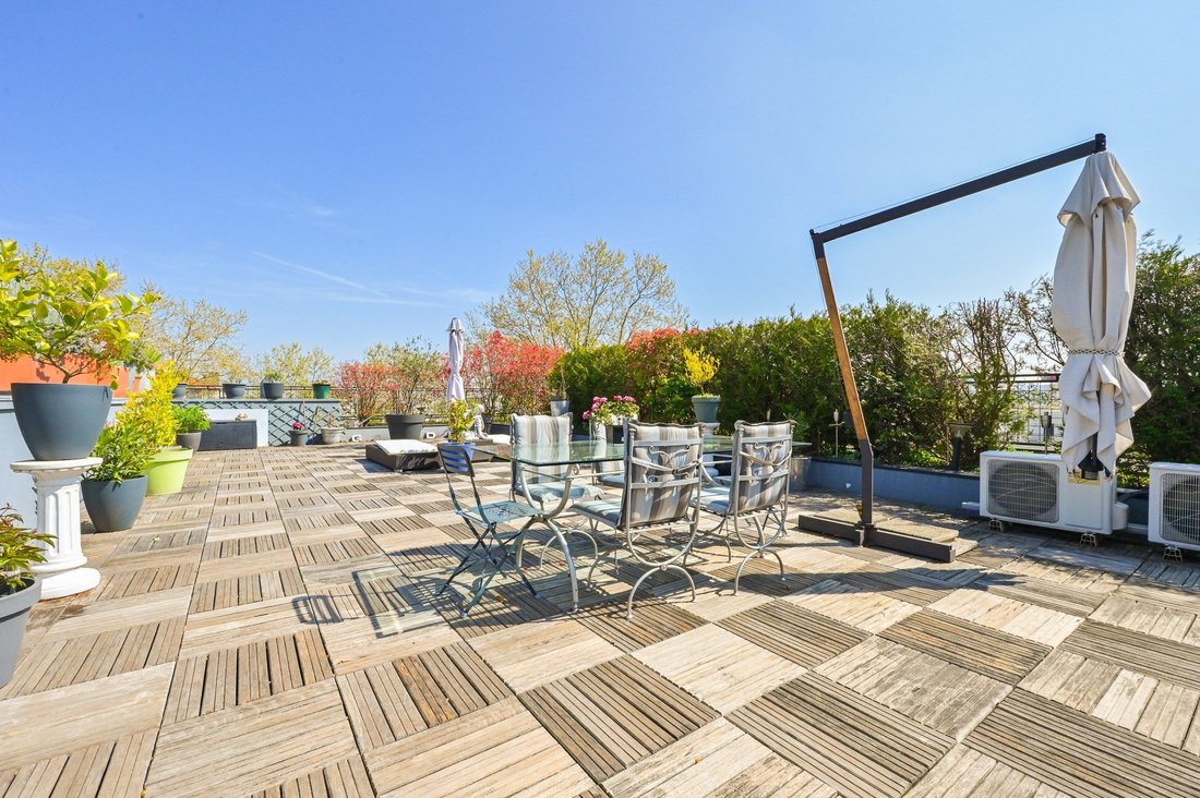 Apartment in Espaces Jeunes, Issy-les-Moulineaux, France 1 - 15869830