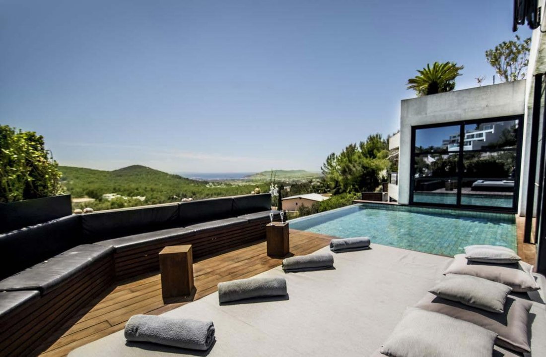 Villa in Can Furnet, Santa Eularia des Riu, Balearic Islands 1 - 15859227