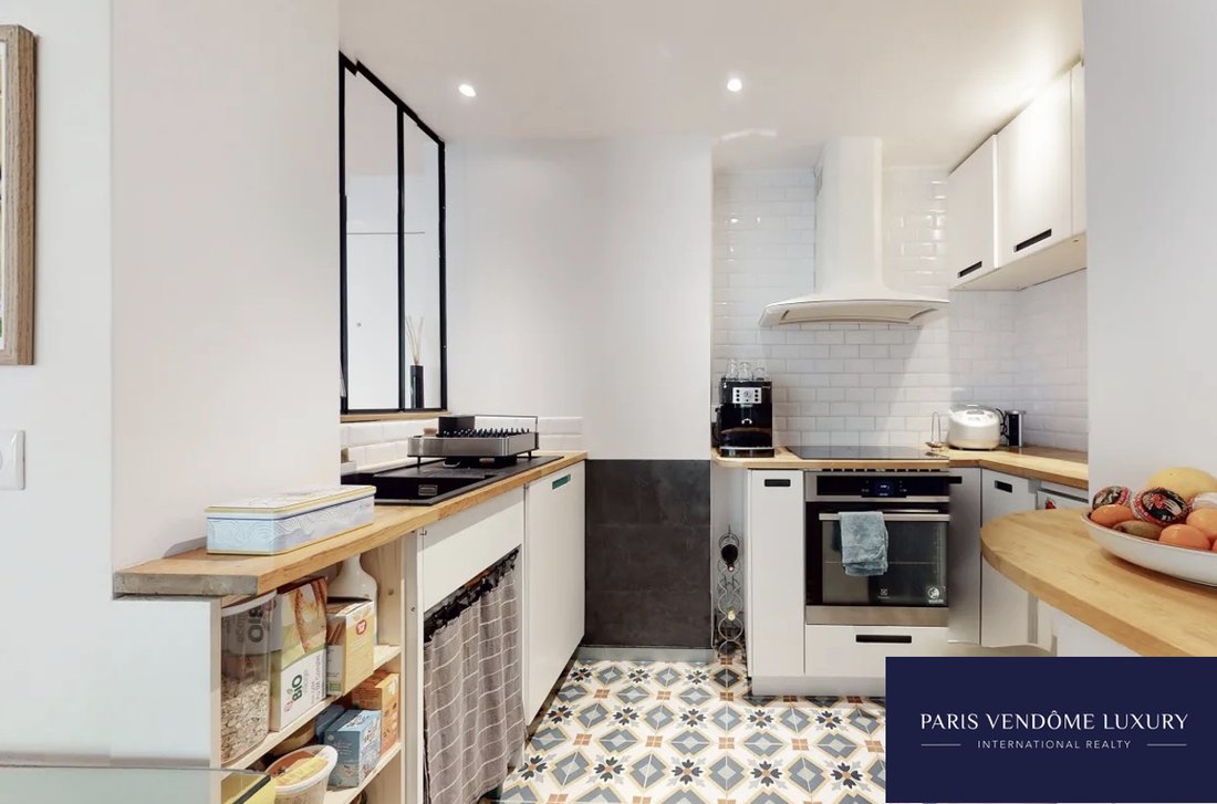 Apartment in Palais Royal, Paris 1er Arrondissement, Paris 4 - 15869937