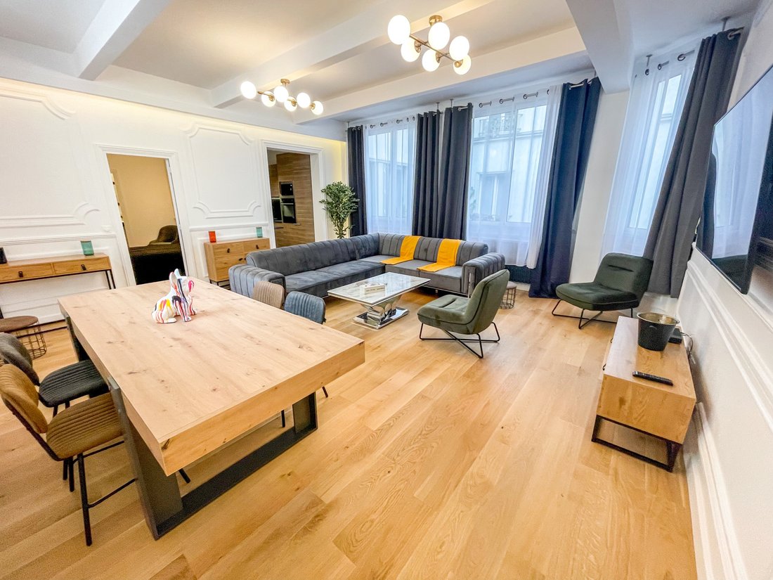 Apartment in Palais Royal, Paris 1er Arrondissement, Paris 3 - 15869929