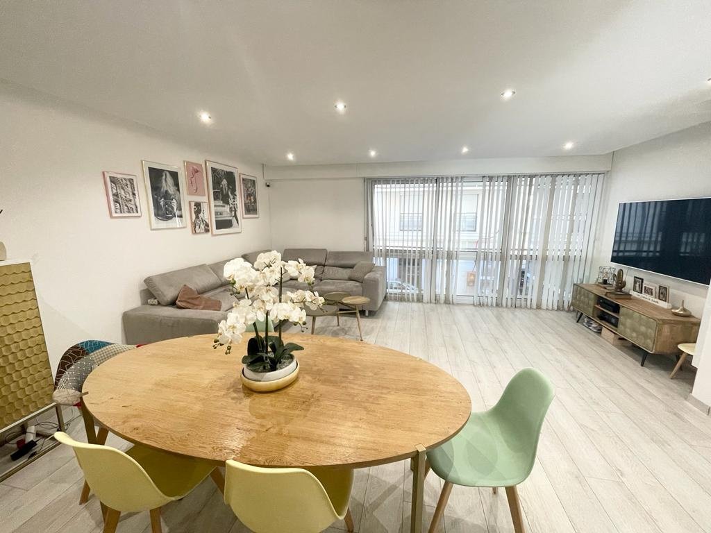 Apartment in Hôtel de Ville-Planchette, Levallois-Perret, France 2 - 15869954