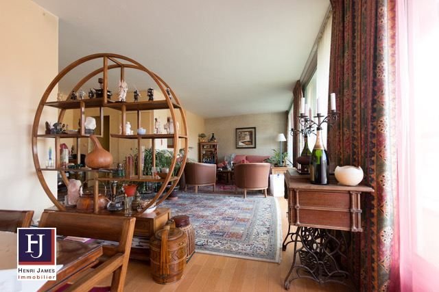 Apartment in Forêt de Fausses Reposes, Ville-d'Avray, France 1 - 15868681