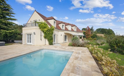 House in Forêt, Saint-Germain-en-Laye, France 1