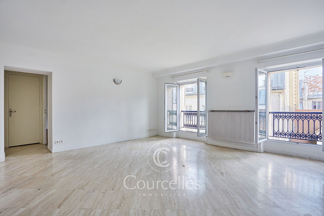 Apartment in Clignancourt-Jules Joffrin, Paris 18e Arrondissement, Paris 4 - 15869068