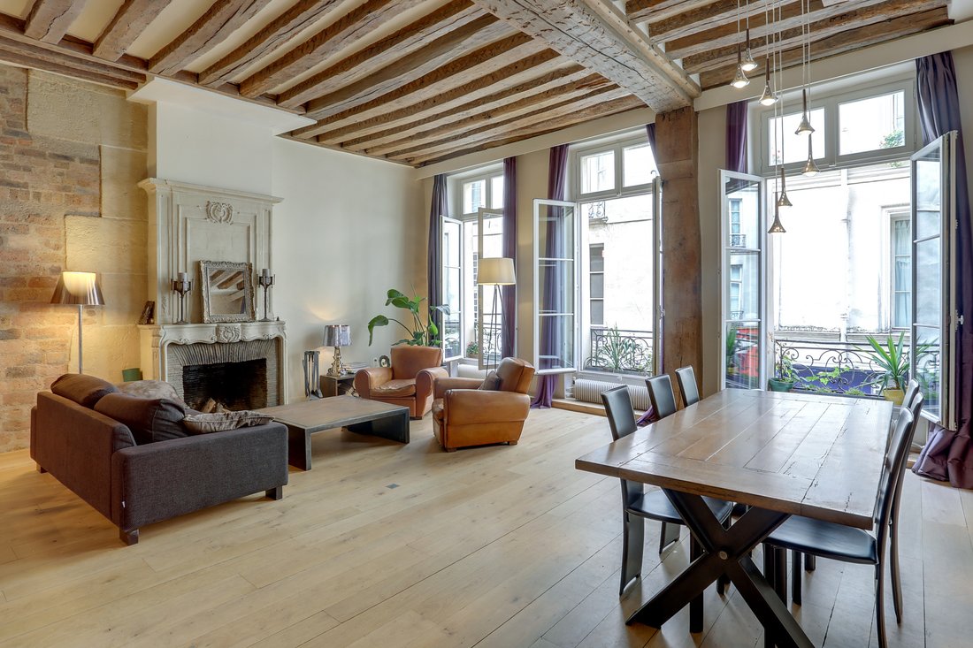Apartment in Palais Royal, Paris 1er Arrondissement, Paris 2 - 15869876