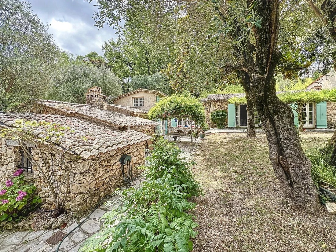 Villa in Opio, Provence-Alpes-Côte d'Azur, France 2 - 15870063