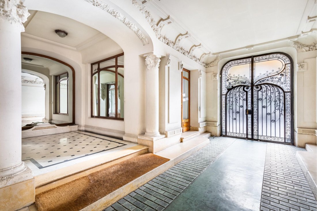 Apartment in Palais Royal, Paris 1er Arrondissement, Paris 1 - 15870457