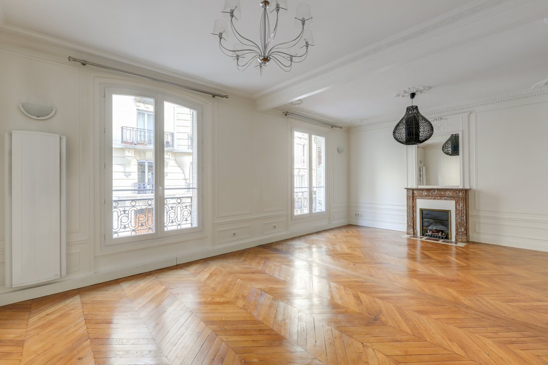 Apartment in Palais Royal, Paris 1er Arrondissement, Paris 2 - 15869767