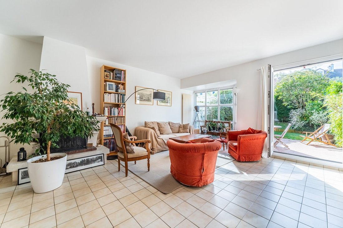 House in Forêt, Saint-Germain-en-Laye, France 4 - 15870416