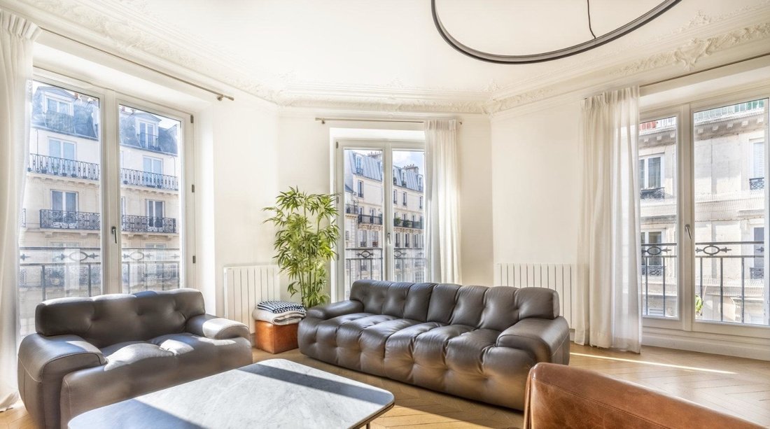 Apartment in Palais Royal, Paris 1er Arrondissement, Paris 2 - 15870149