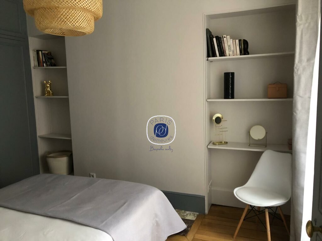 Apartment in Palais Royal, Paris 1er Arrondissement, Paris 4 - 15869120