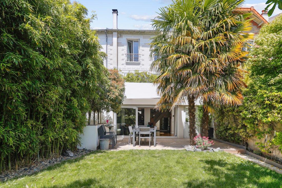 House in Nogent-sur-Marne, Ile-de-France, France 1 - 15869934