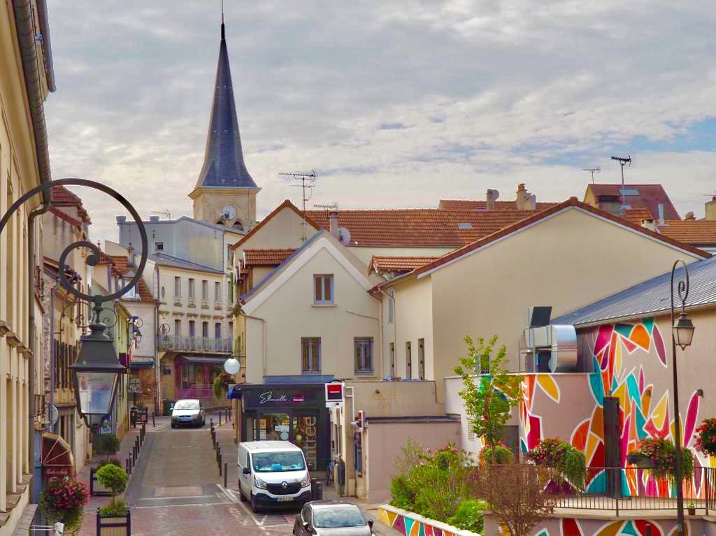 Apartment in Centre Ville-Sarments, Châtillon, France 4 - 15870264