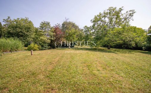 Castle for Sale in Monségur, Nouvelle-Aquitaine, France