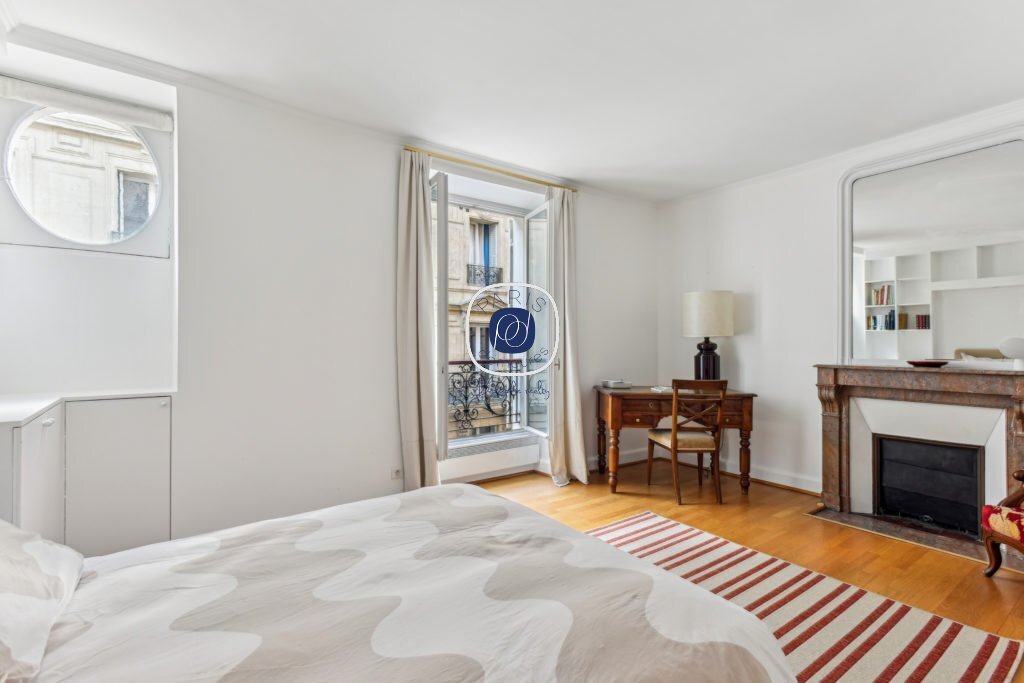 Apartment in Palais Royal, Paris 1er Arrondissement, Paris 5 - 15868961