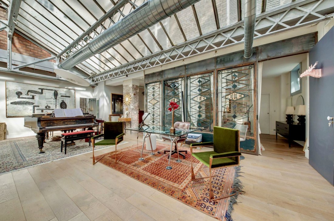 Apartment in Palais Royal, Paris 1er Arrondissement, Paris 1 - 15868636