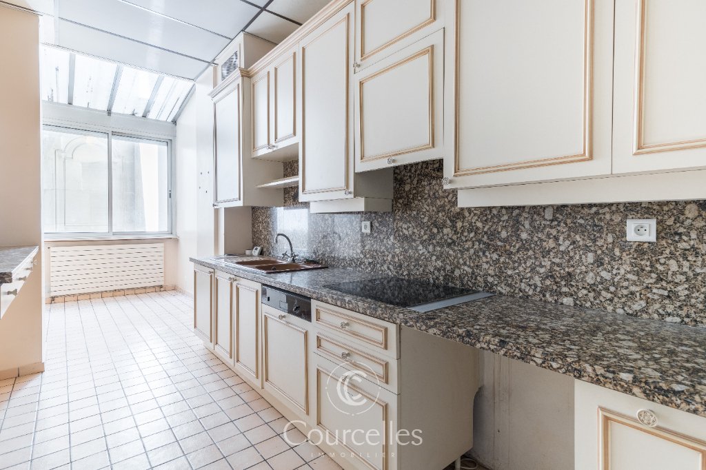 Apartment in Pereire-Malesherbes, Paris 17e Arrondissement, Paris 4 - 15869801