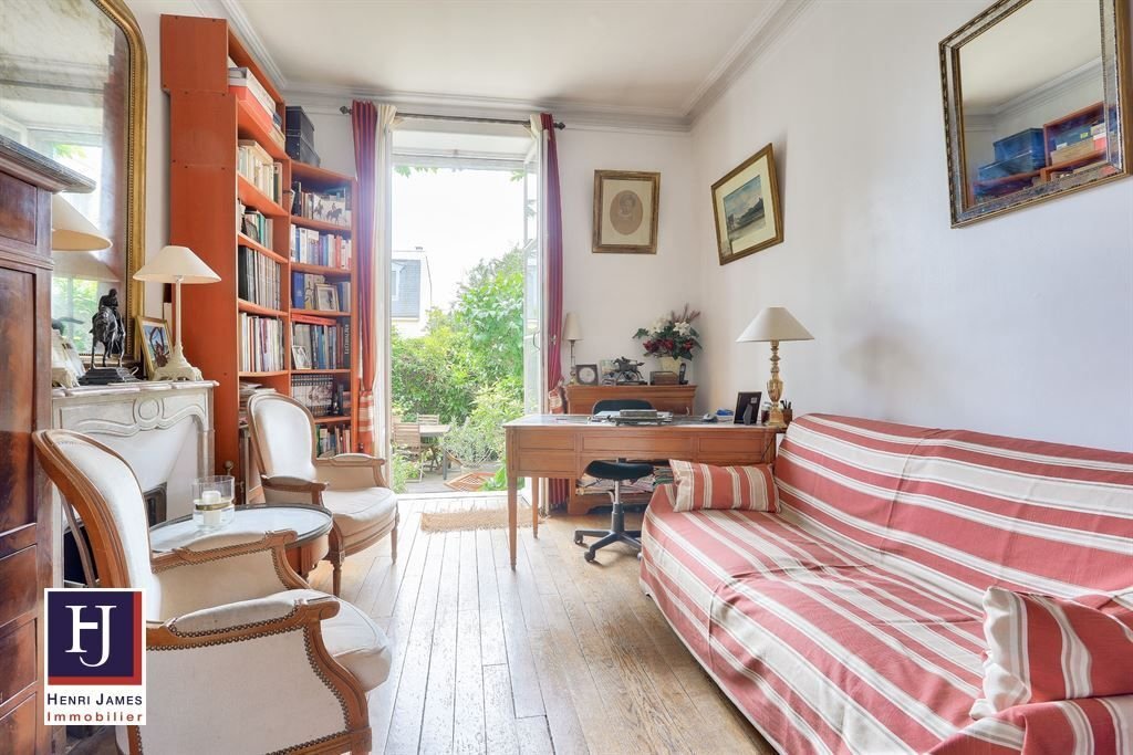 Apartment in Domaine National du Château, Versailles, France 4 - 15868756