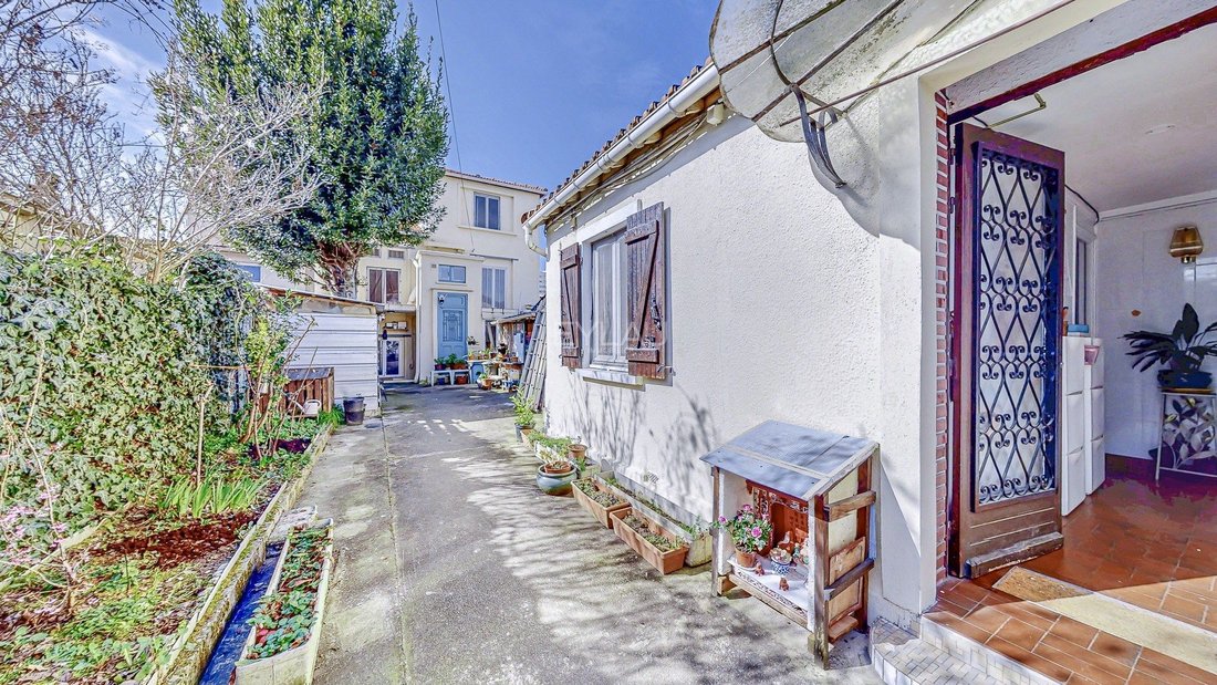 House in Vitry-sur-Seine, Ile-de-France, France 1 - 15868977