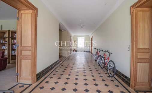 Castle for Sale in Monségur, Nouvelle-Aquitaine, France