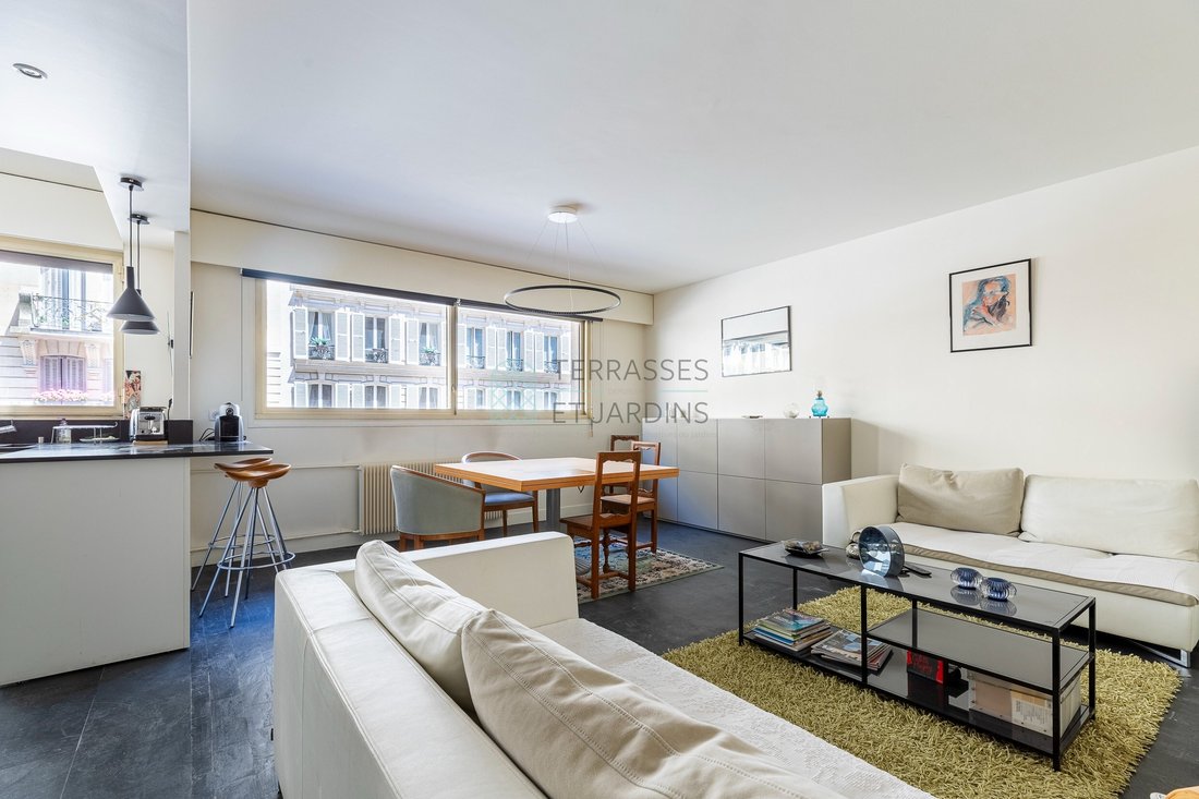 Apartment in Palais Royal, Paris 1er Arrondissement, Paris 4 - 15869687