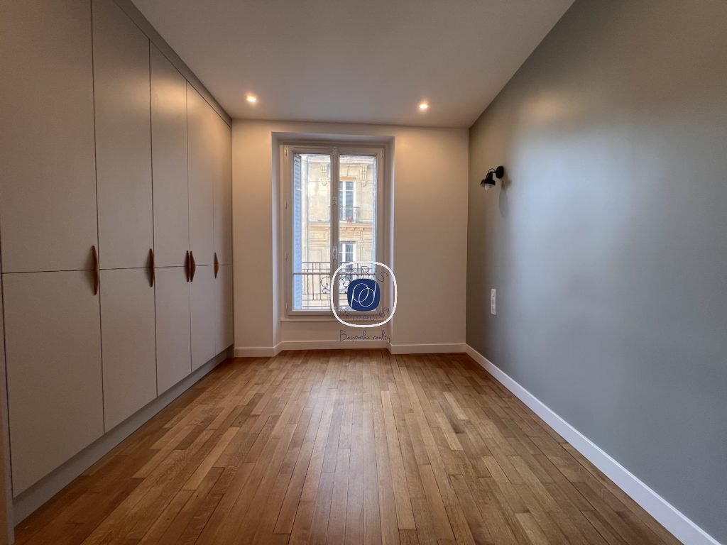 Apartment in Palais Royal, Paris 1er Arrondissement, Paris 5 - 15869170