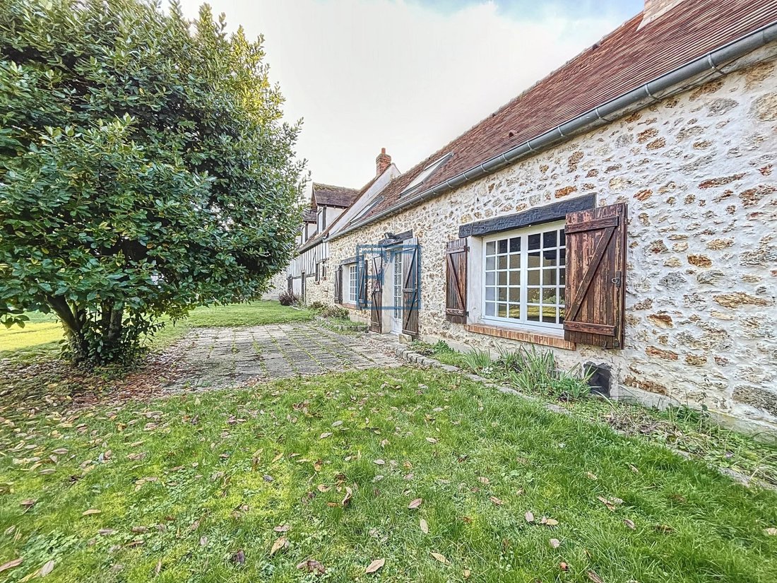 House in Les Essarts-le-Roi, Ile-de-France, France 1 - 15870521