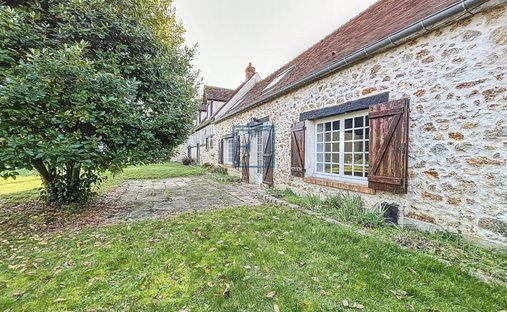 House in Les Essarts-le-Roi, Ile-de-France, France 1